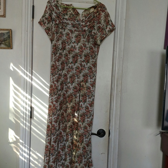 Dress - Picture 1 of 2